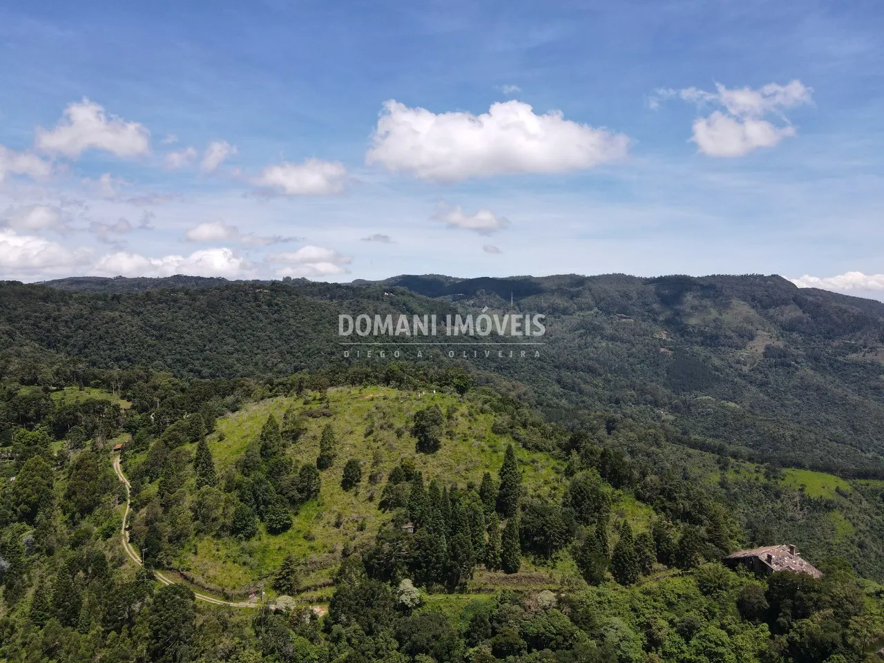 Plot for sale of 1,360 m² in Campos do Jordão, SP, Brazil