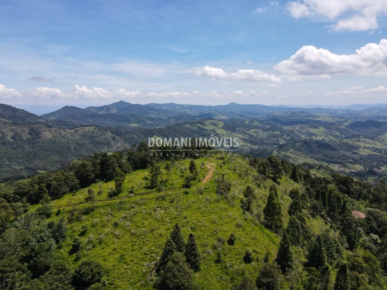 Plot for sale of 1,360 m² in Campos do Jordão, SP, Brazil
