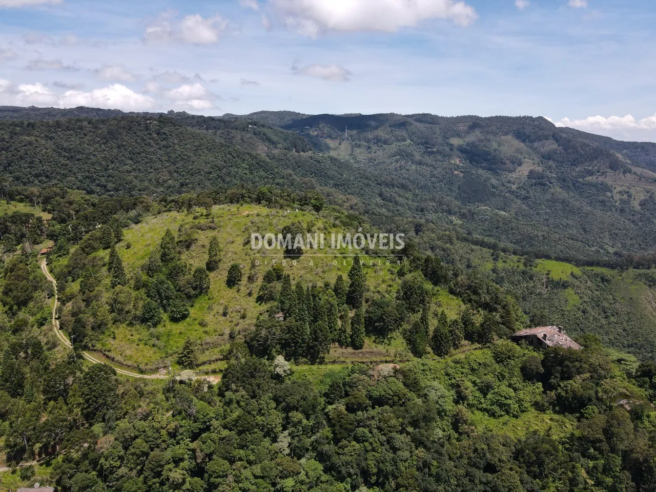 Plot for sale of 1,360 m² in Campos do Jordão, SP, Brazil