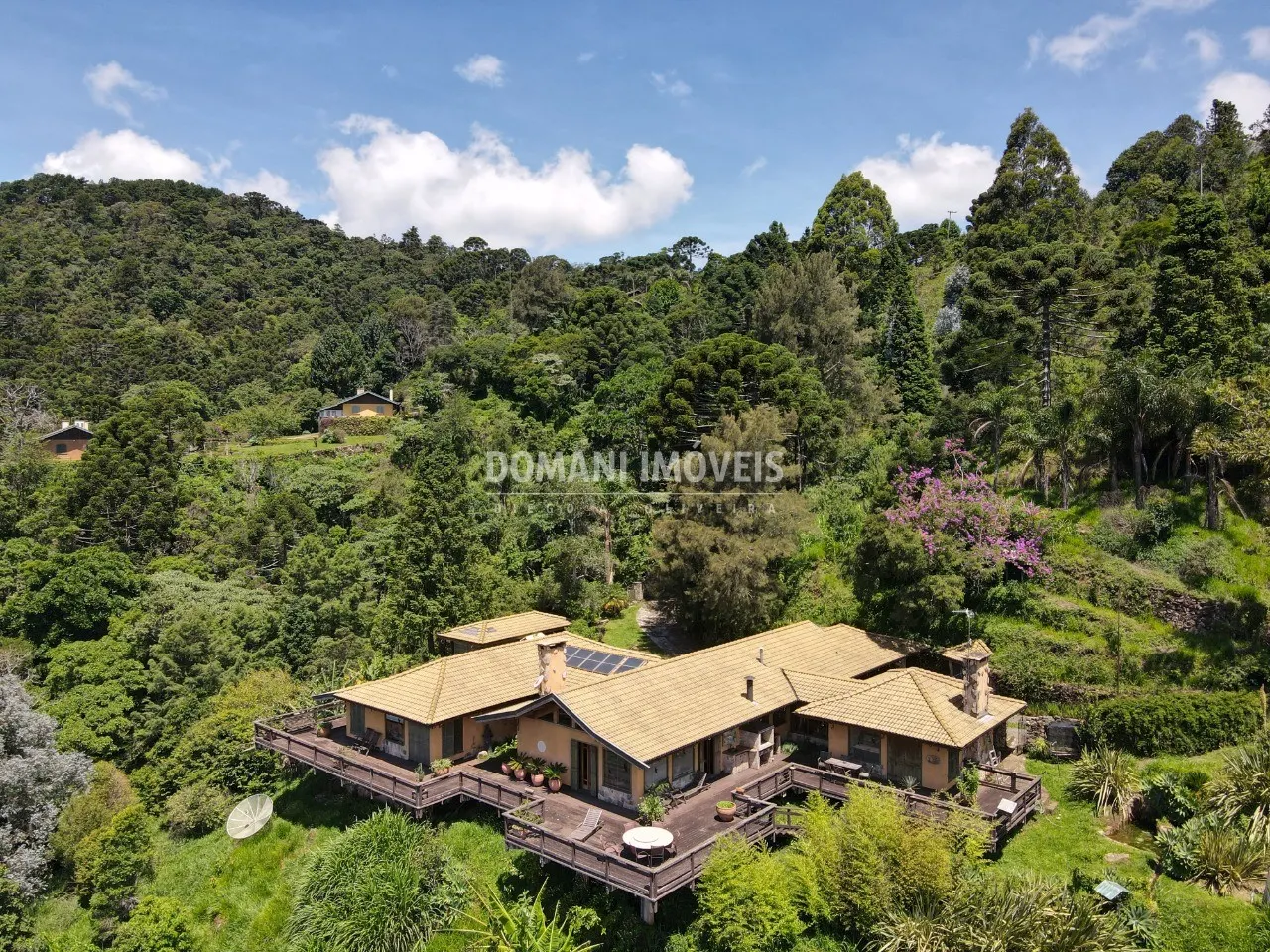 Plot for sale of 1,360 m² in Campos do Jordão, SP, Brazil
