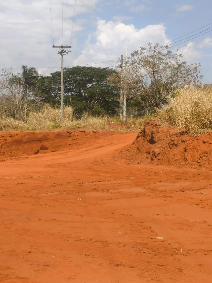Terreno à venda de 2 ha em Valentim Gentil, SP, Brasil