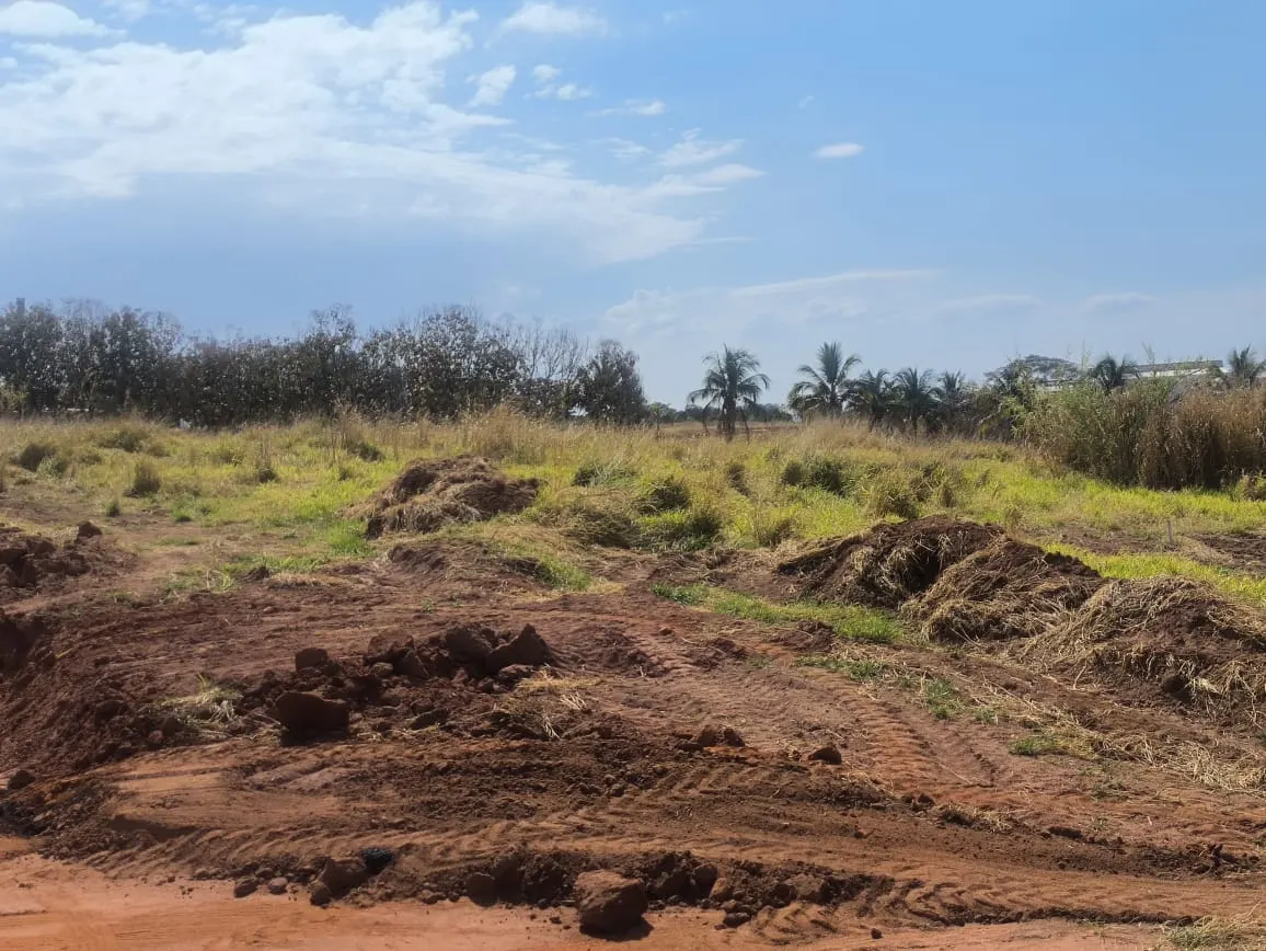 Terreno à venda de 2 ha em Valentim Gentil, SP, Brasil