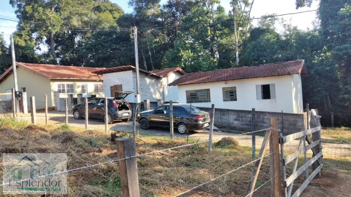 Sítio à venda de 4 ha em Pinhalzinho, SP, Brasil