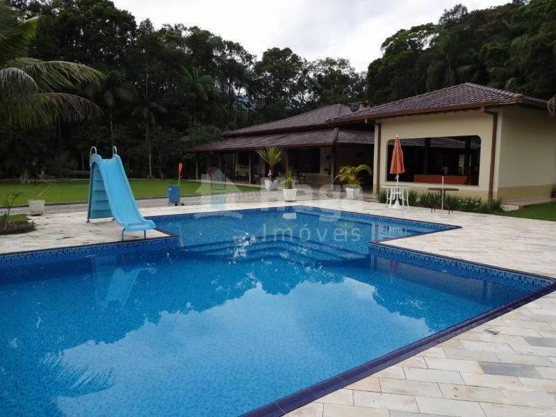 Casa à venda de 2 ha em Guabiruba, SC, Brasil