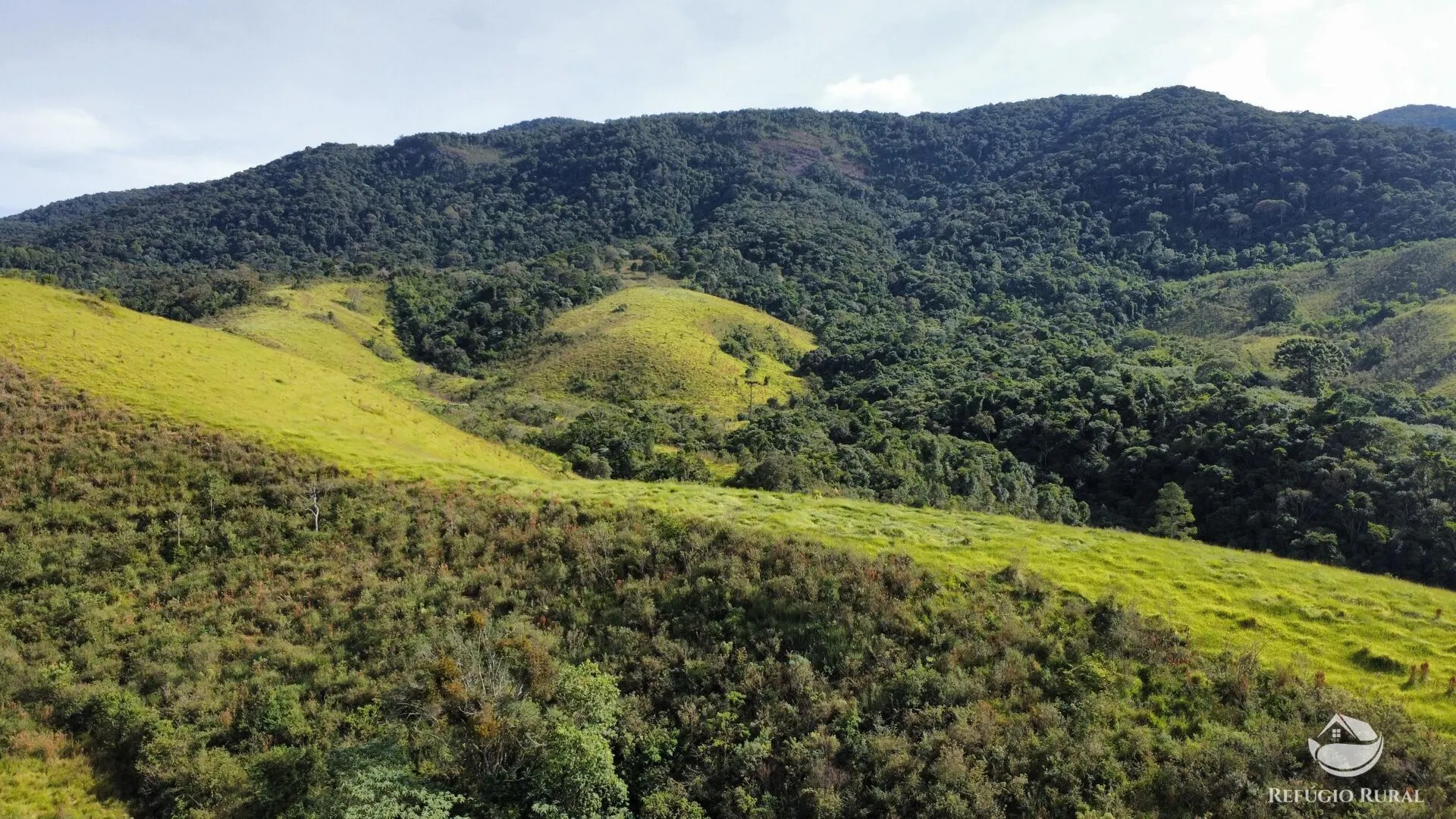Fazenda à venda de 96 ha em Sapucaí-Mirim, MG, Brasil