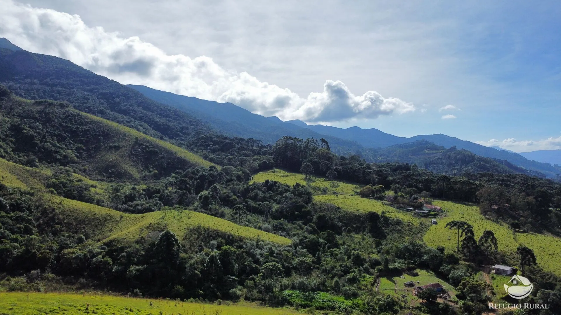 Fazenda à venda de 96 ha em Sapucaí-Mirim, MG, Brasil