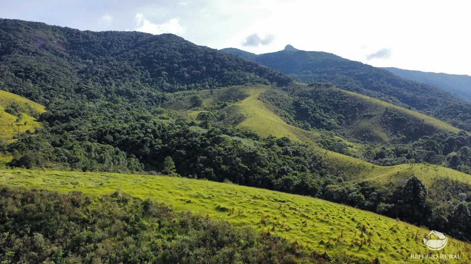 Fazenda à venda de 96 ha em Sapucaí-Mirim, MG, Brasil
