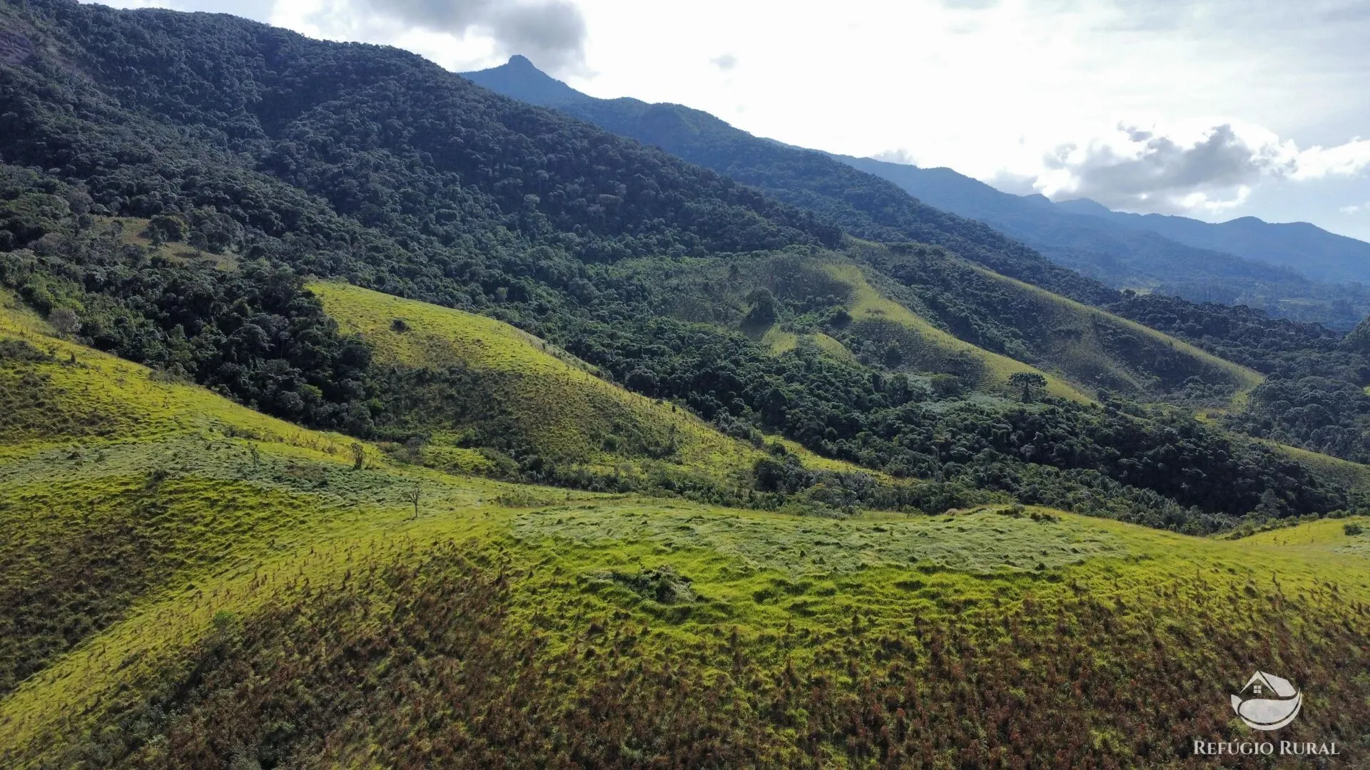 Fazenda à venda de 96 ha em Sapucaí-Mirim, MG, Brasil