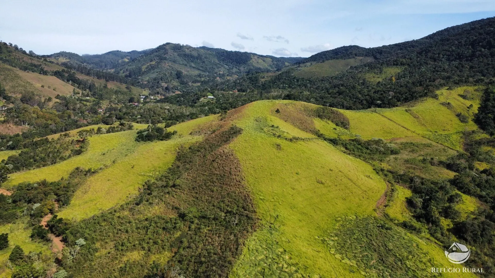 Fazenda à venda de 96 ha em Sapucaí-Mirim, MG, Brasil
