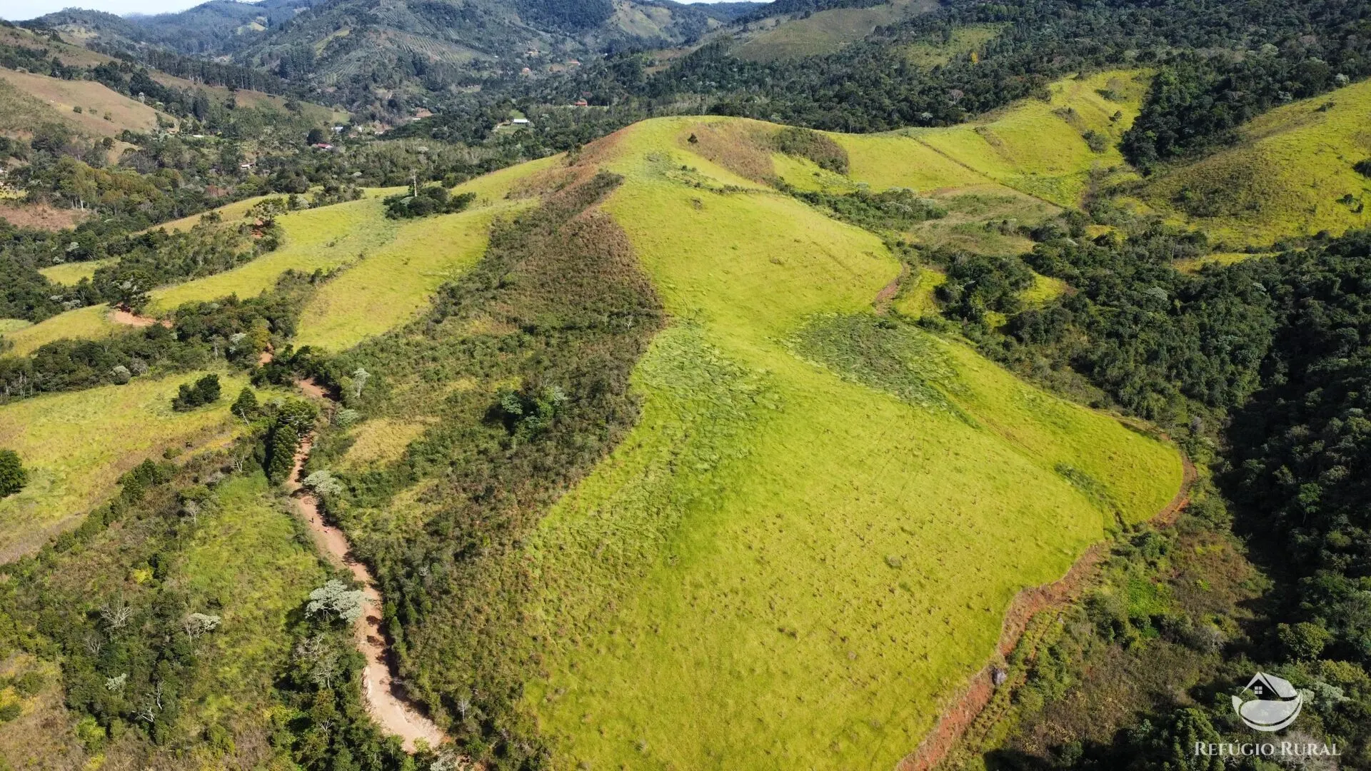 Fazenda à venda de 96 ha em Sapucaí-Mirim, MG, Brasil