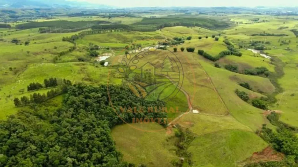 Fazenda à venda de 77 ha em Cachoeira Paulista, SP, Brasil