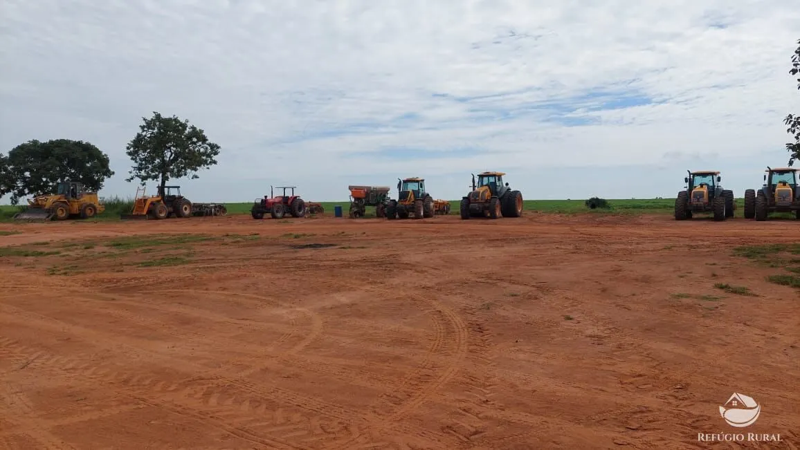 Fazenda à venda de 3.700 ha em João Pinheiro, MG, Brasil