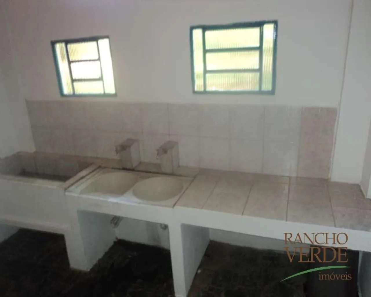Cabana à venda de 3 ha em Jambeiro, SP, Brasil