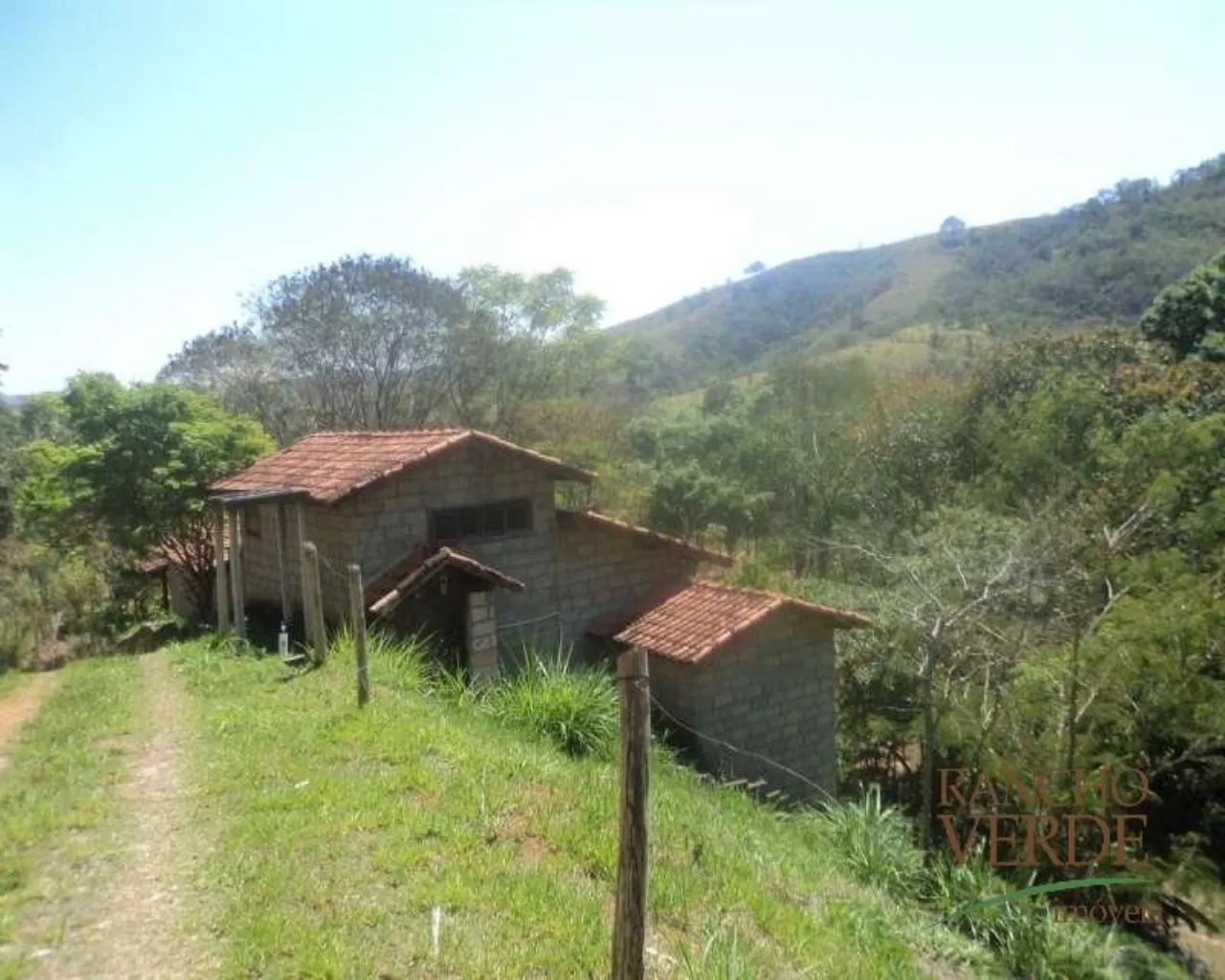 Cabana à venda de 3 ha em Jambeiro, SP, Brasil