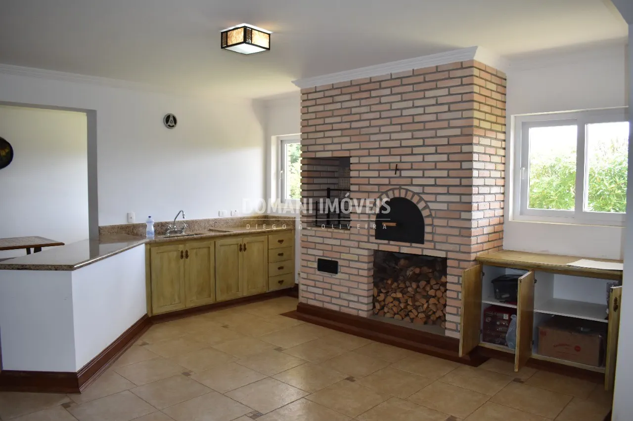 Casa à venda de 3.370 m² em Campos do Jordão, SP, Brasil
