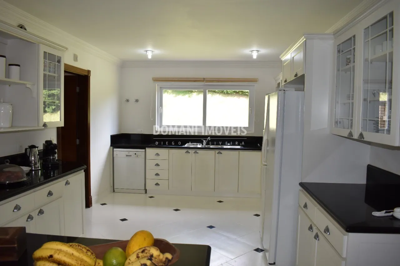 Casa à venda de 3.370 m² em Campos do Jordão, SP, Brasil