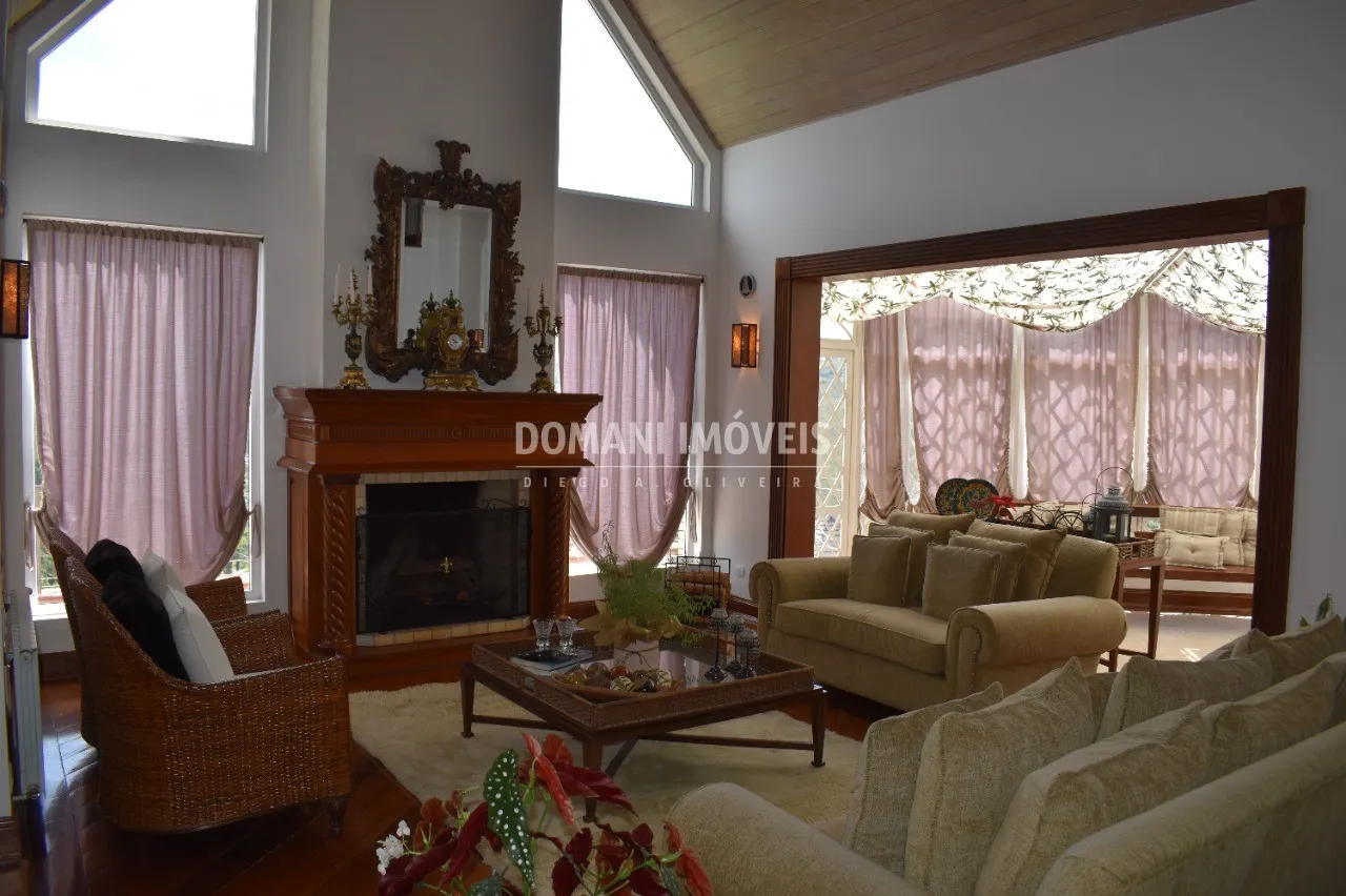 Casa à venda de 3.370 m² em Campos do Jordão, SP, Brasil