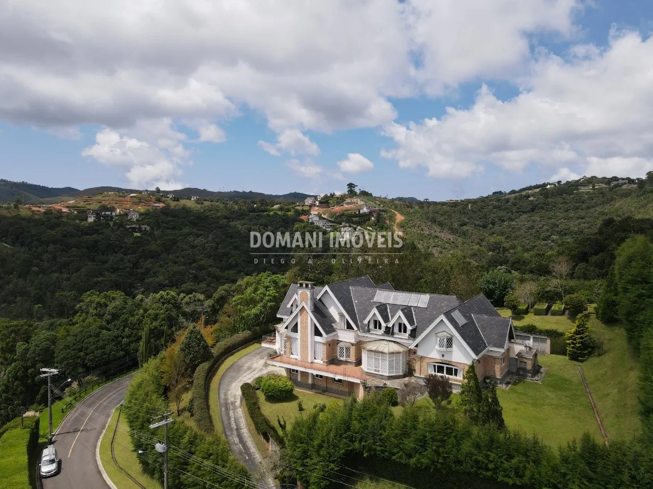 Casa à venda de 3.370 m² em Campos do Jordão, SP, Brasil