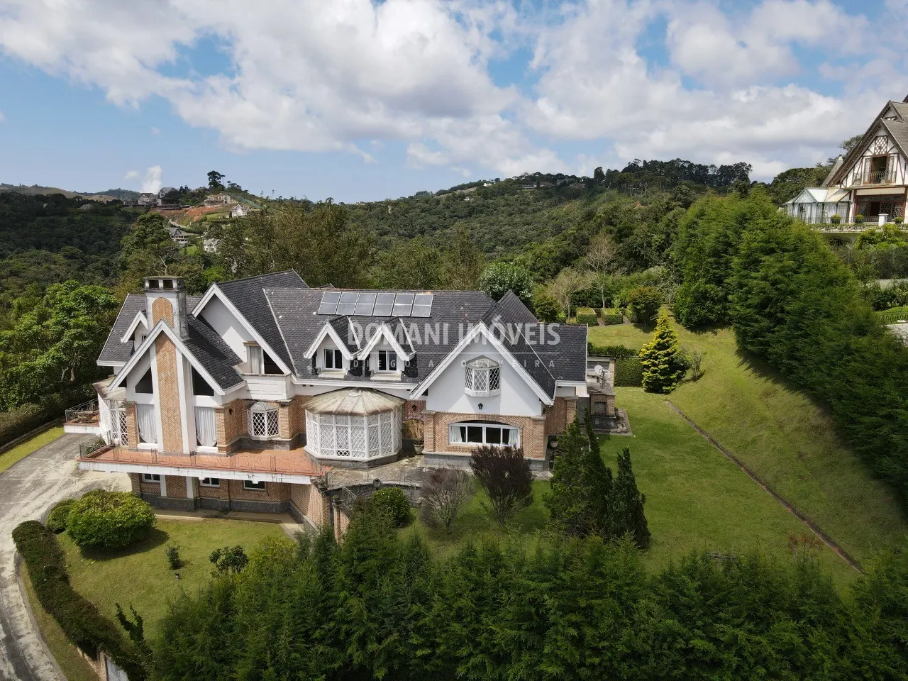 Casa à venda de 3.370 m² em Campos do Jordão, SP, Brasil