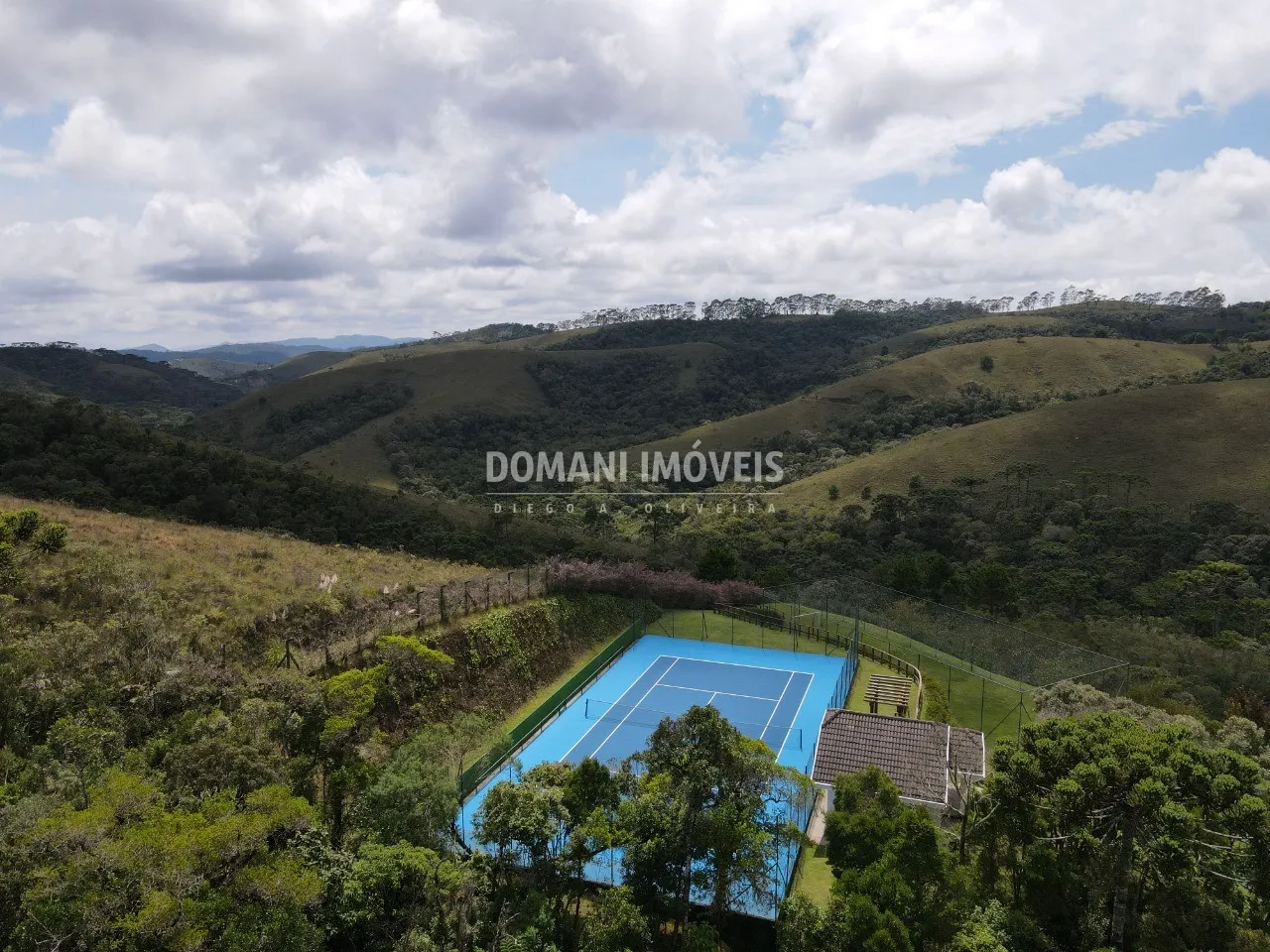 Casa à venda de 3.370 m² em Campos do Jordão, SP, Brasil