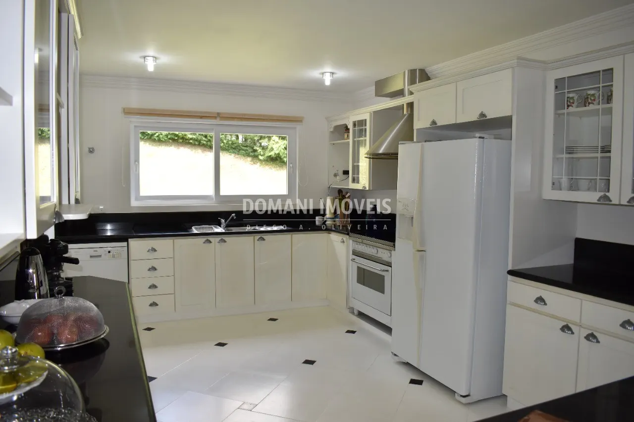 Casa à venda de 3.370 m² em Campos do Jordão, SP, Brasil