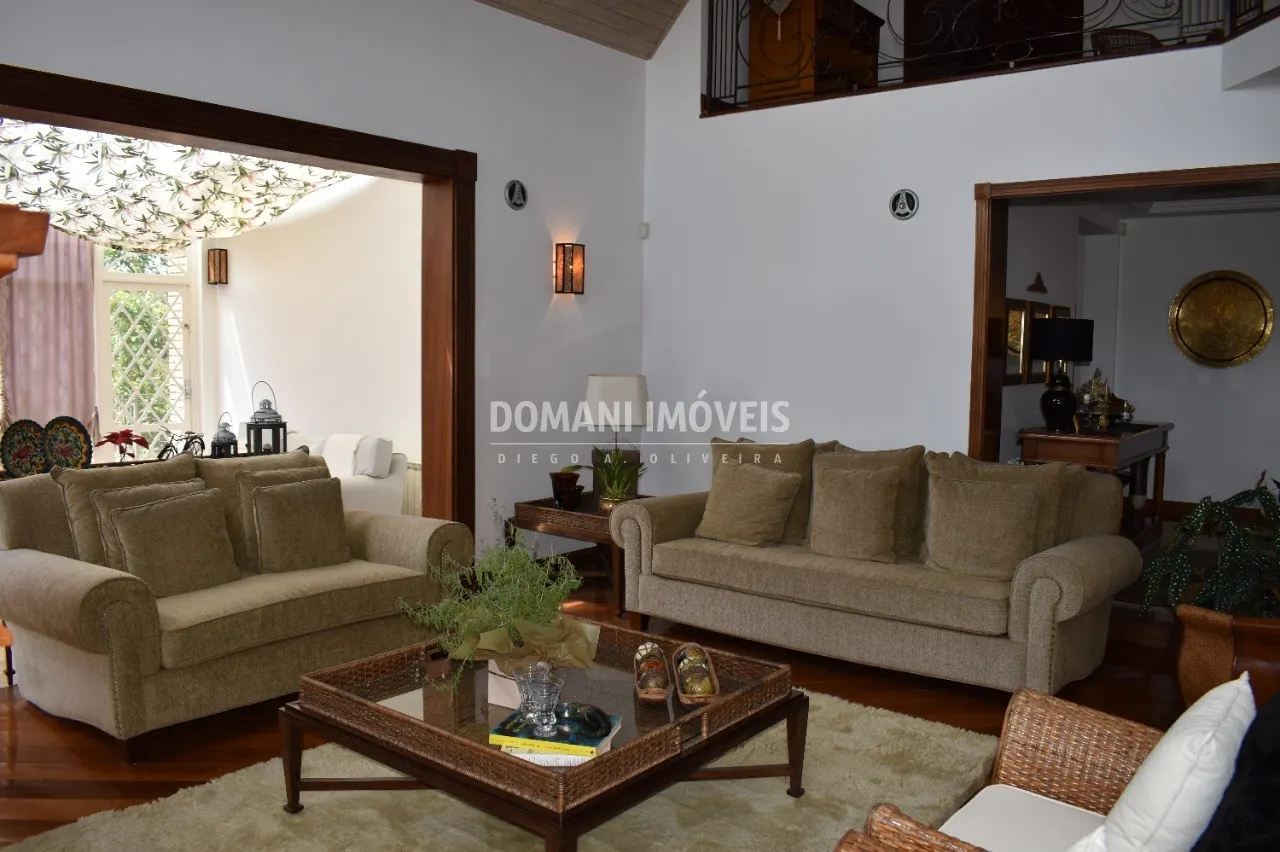 Casa à venda de 3.370 m² em Campos do Jordão, SP, Brasil