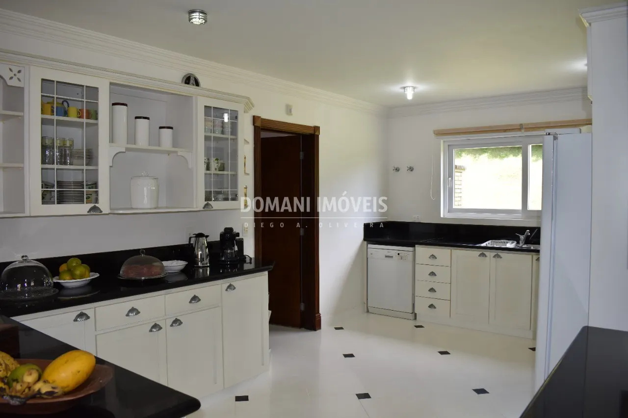 Casa à venda de 3.370 m² em Campos do Jordão, SP, Brasil