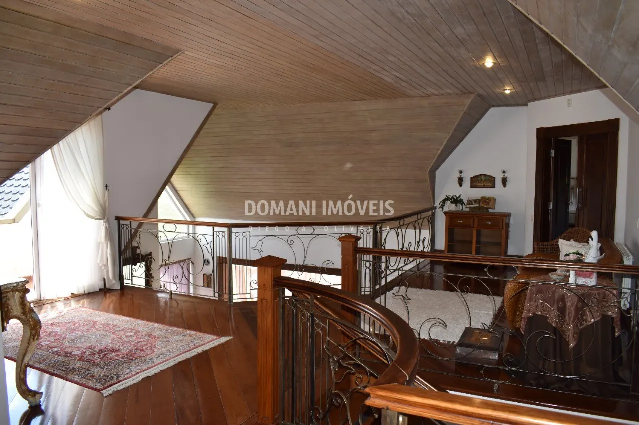 Casa à venda de 3.370 m² em Campos do Jordão, SP, Brasil