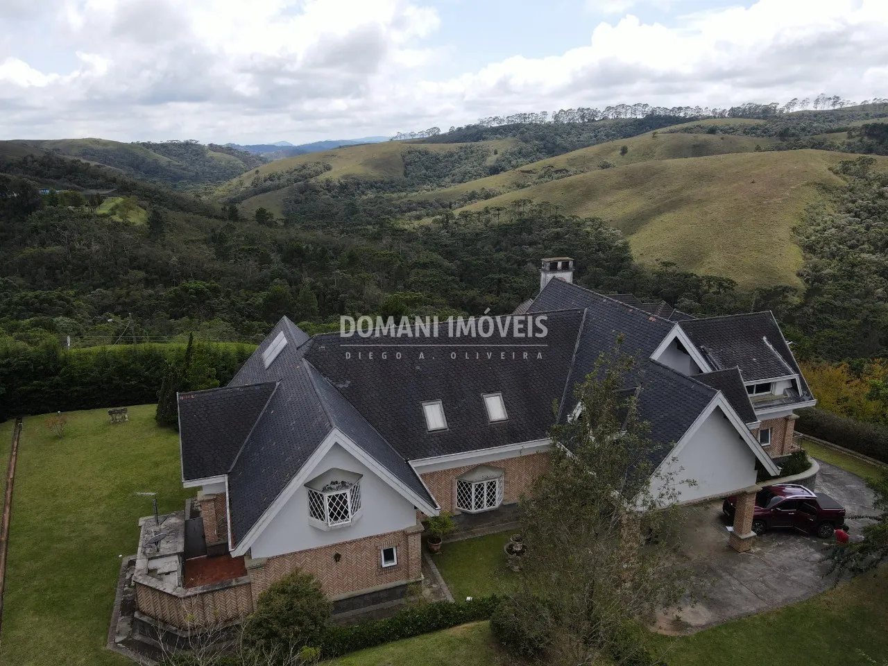 Casa à venda de 3.370 m² em Campos do Jordão, SP, Brasil