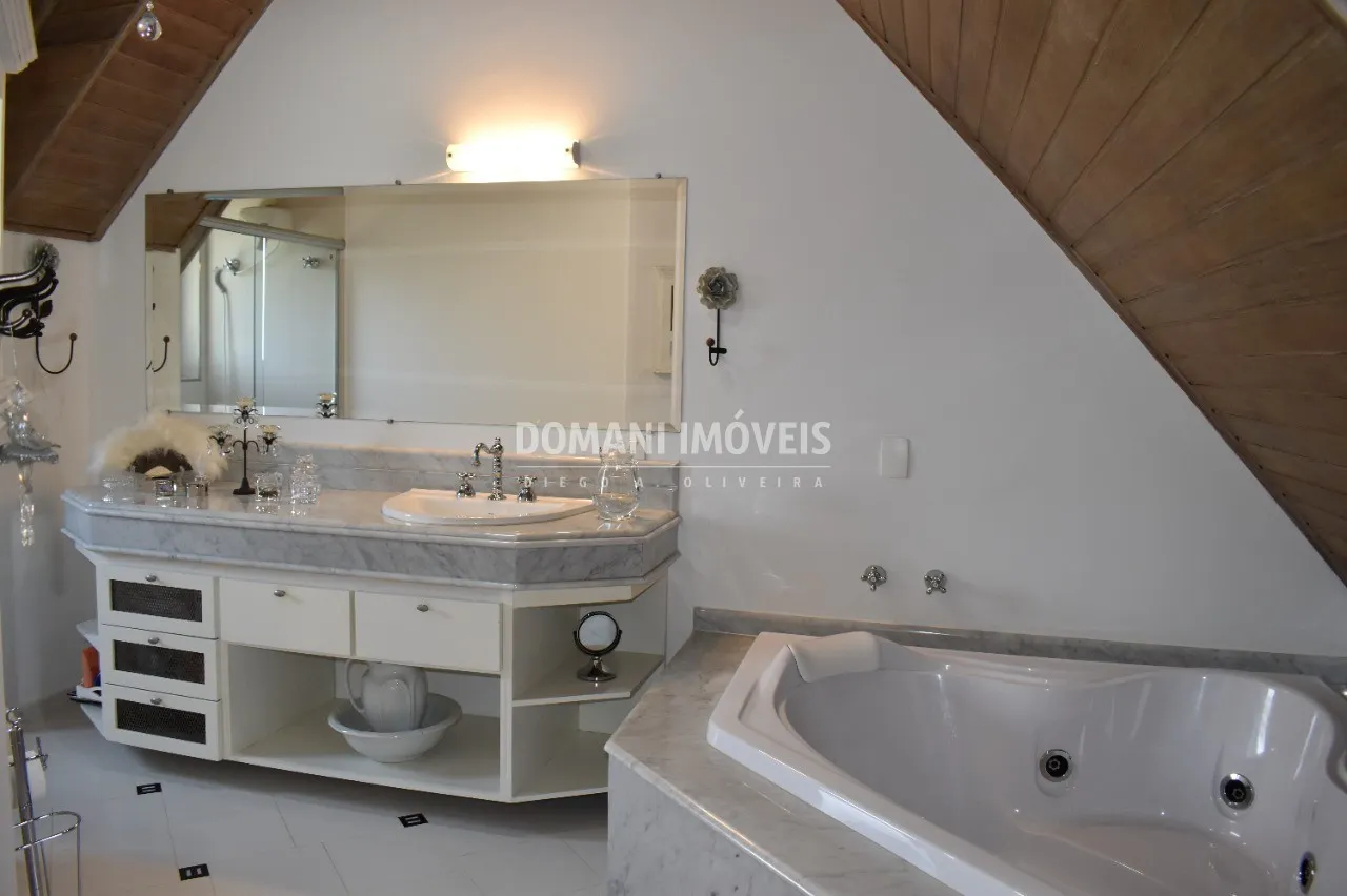 Casa à venda de 3.370 m² em Campos do Jordão, SP, Brasil