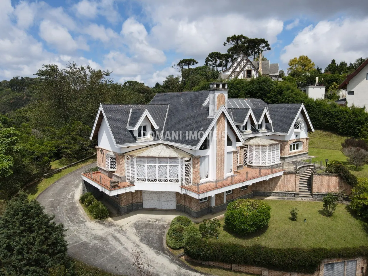 Casa à venda de 3.370 m² em Campos do Jordão, SP, Brasil
