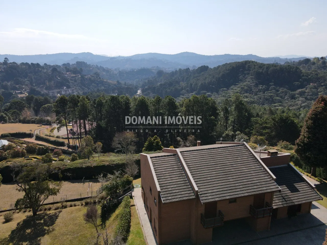 Casa à venda de 3.380 m² em Campos do Jordão, SP, Brasil