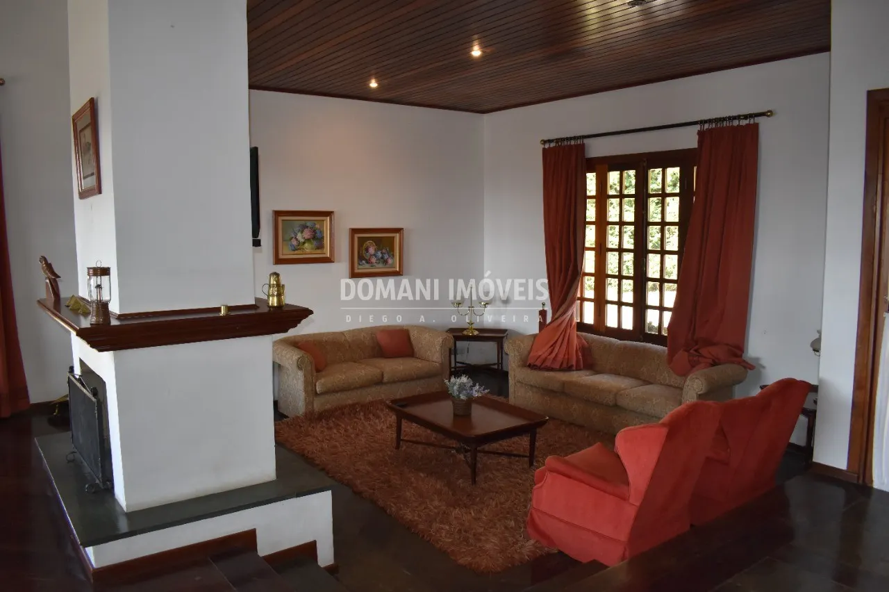 Casa à venda de 3.380 m² em Campos do Jordão, SP, Brasil