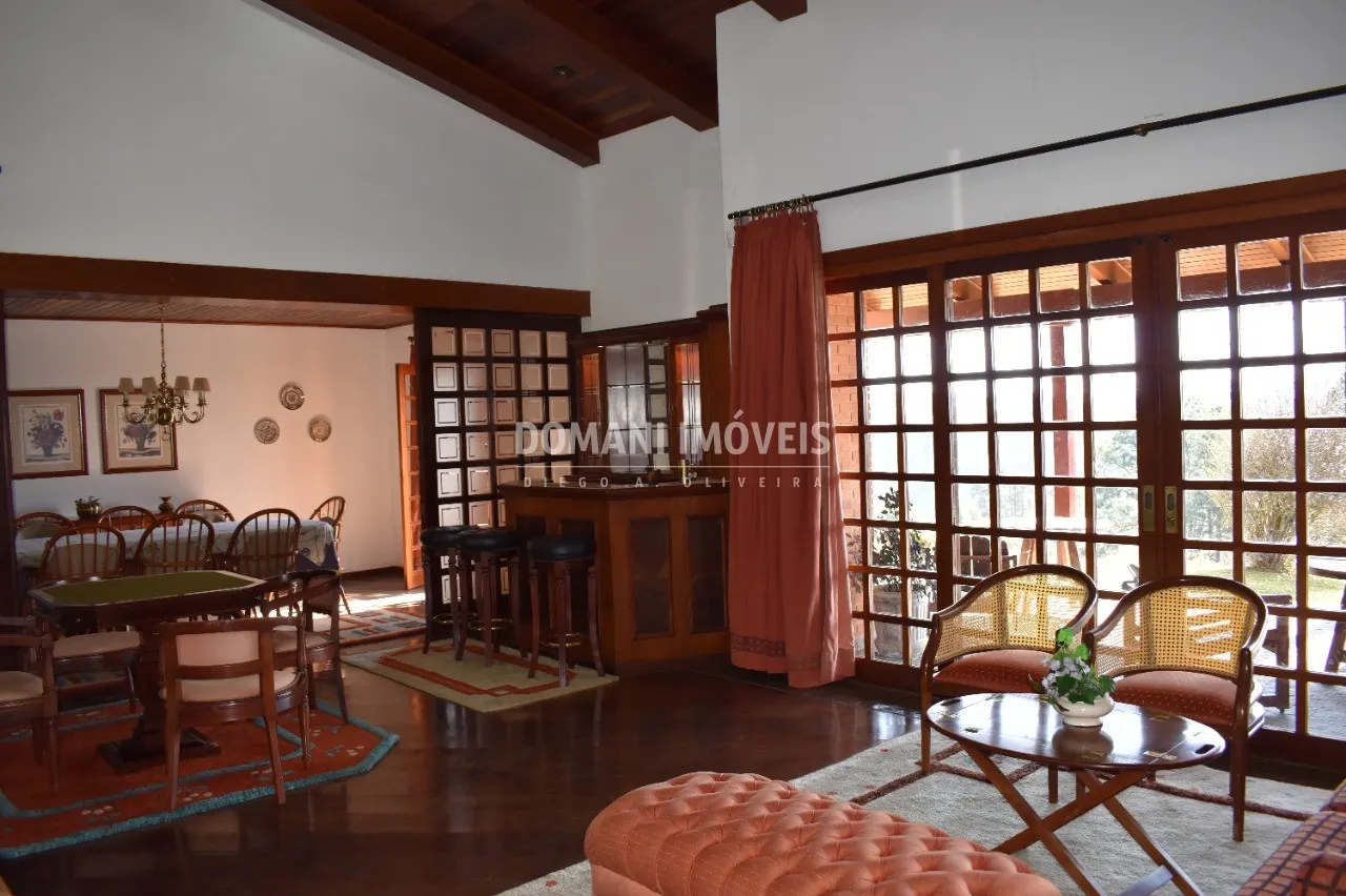 Casa à venda de 3.380 m² em Campos do Jordão, SP, Brasil