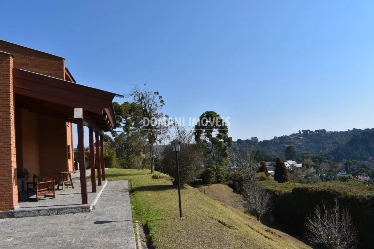 Casa à venda de 3.380 m² em Campos do Jordão, SP, Brasil