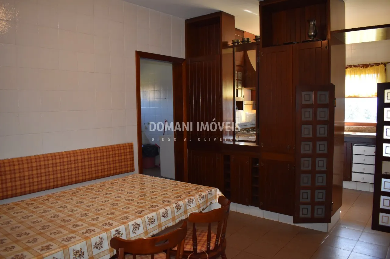 Casa à venda de 3.380 m² em Campos do Jordão, SP, Brasil