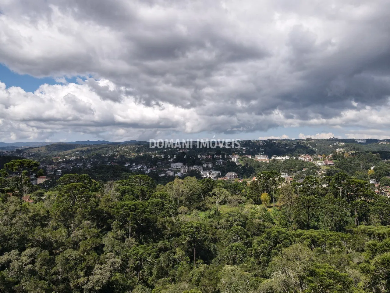 Terreno à venda de 1.710 m² em Campos do Jordão, SP, Brasil
