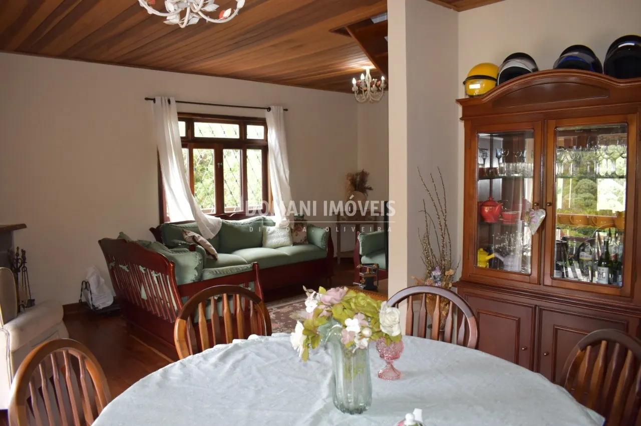 Casa à venda de 1.560 m² em Campos do Jordão, SP, Brasil