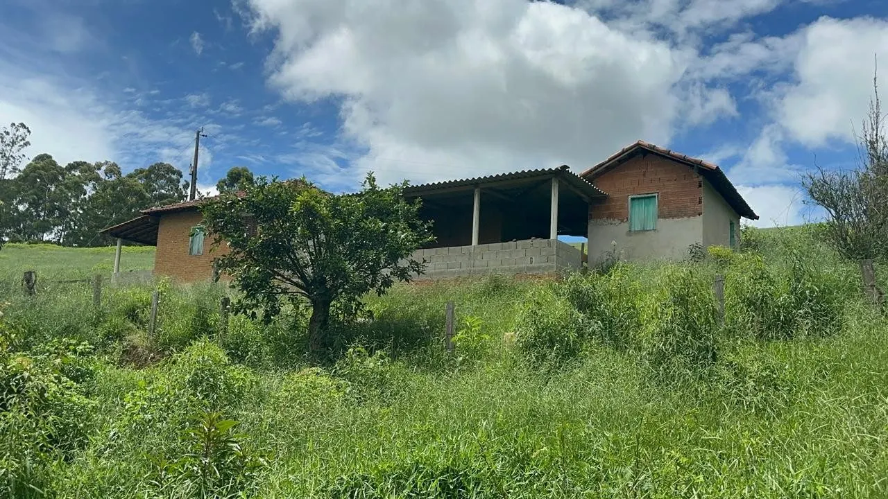 Sítio à venda de 10 ha em Ipuiúna, MG, Brasil