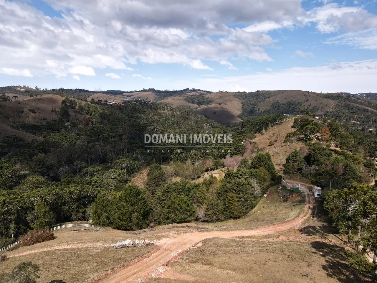 Casa à venda de 1.000 m² em Campos do Jordão, SP, Brasil