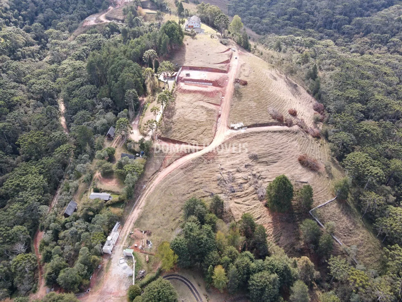 Casa à venda de 1.000 m² em Campos do Jordão, SP, Brasil