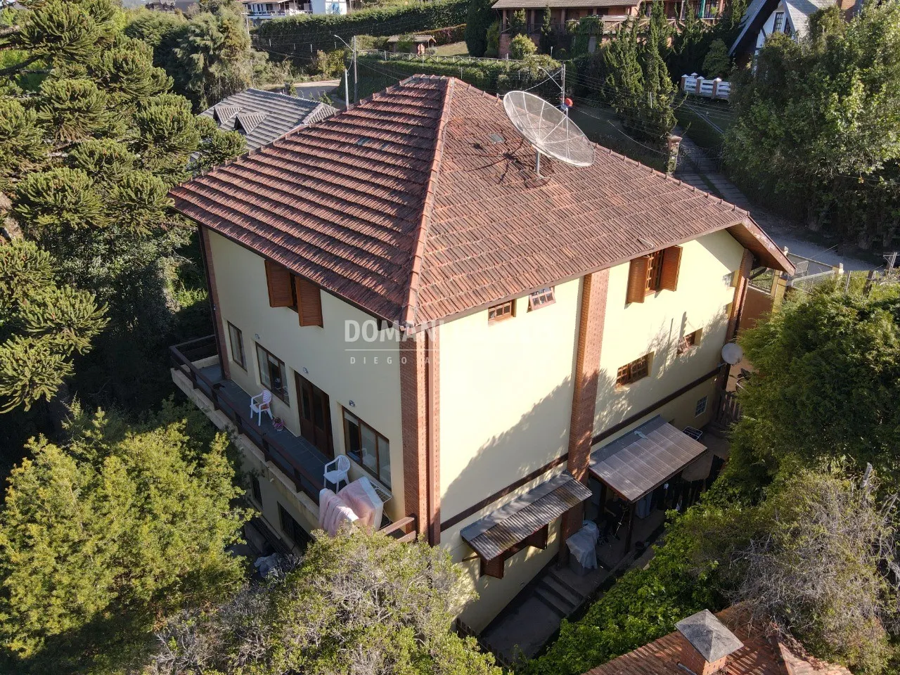 House for sale and to rent of 1,120 m² in Campos do Jordão, SP, Brazil