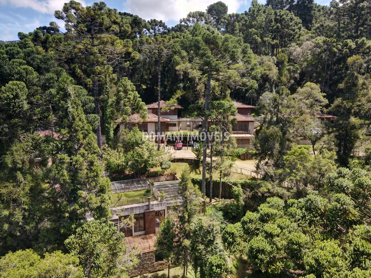 Casa à venda de 1.305 m² em Campos do Jordão, SP, Brasil