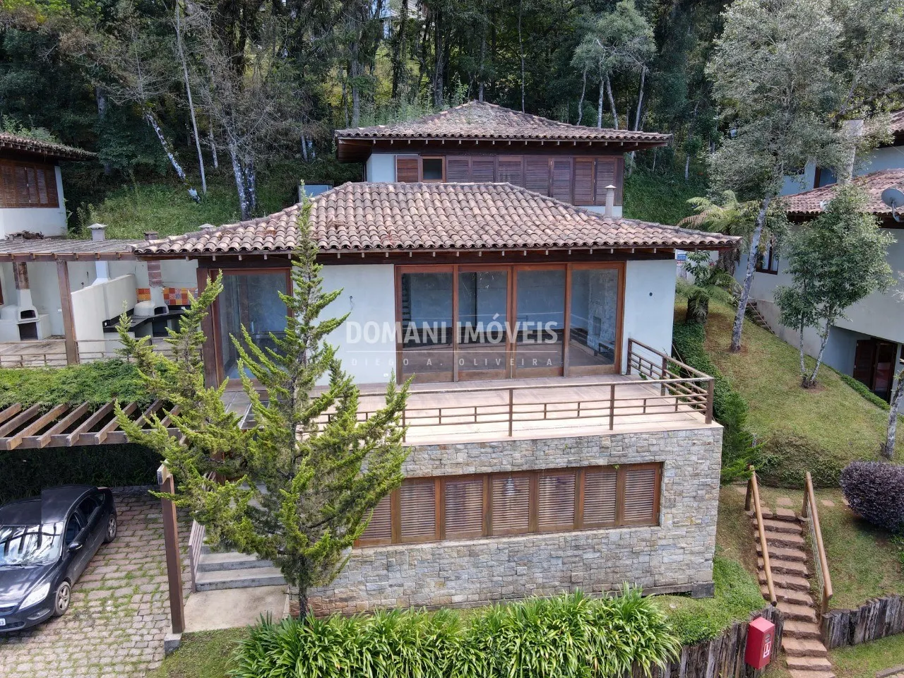 Casa à venda de 1.305 m² em Campos do Jordão, SP, Brasil