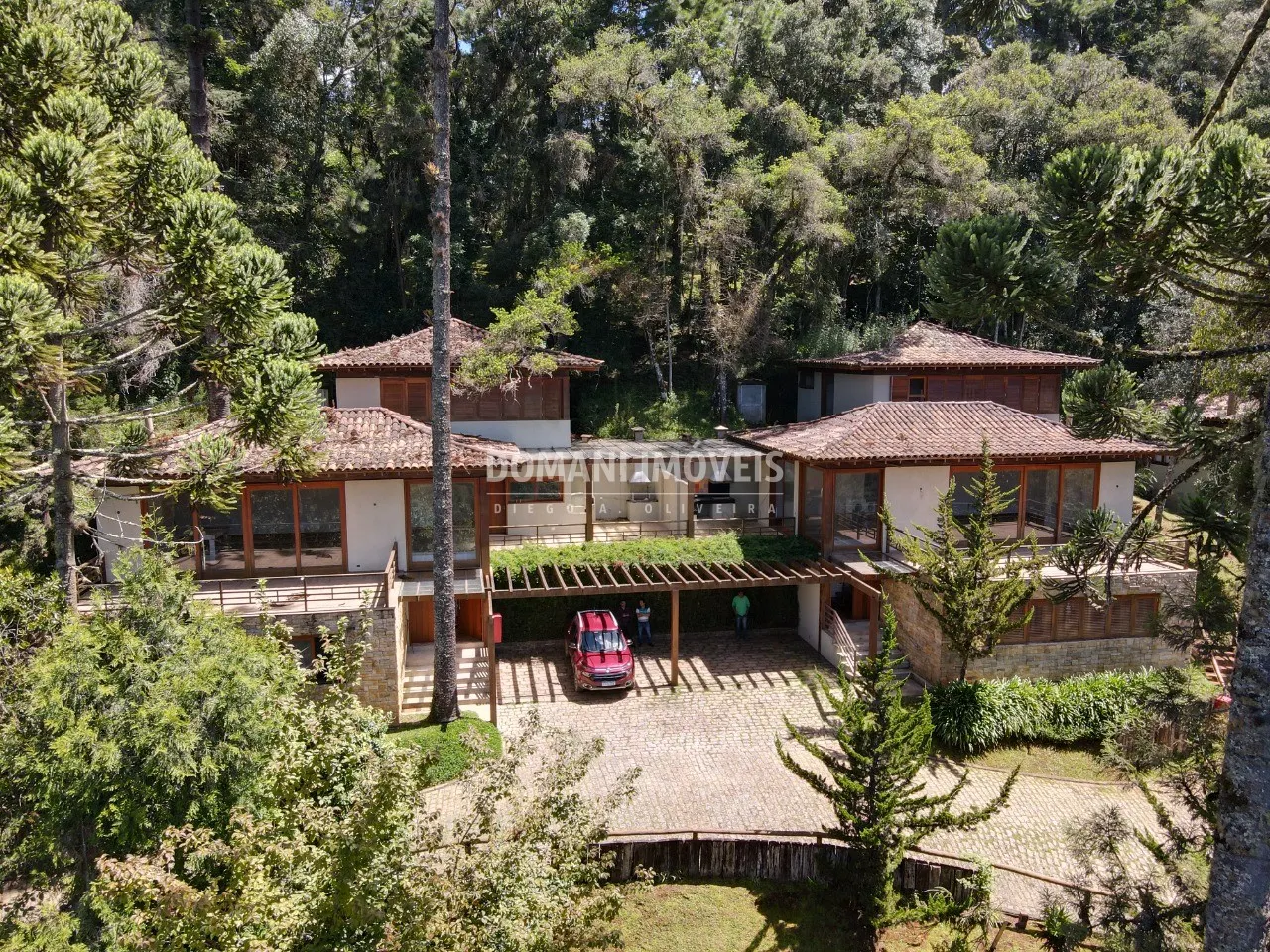 Casa à venda de 1.305 m² em Campos do Jordão, SP, Brasil