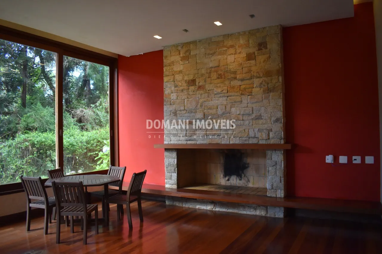 Casa à venda de 1.305 m² em Campos do Jordão, SP, Brasil