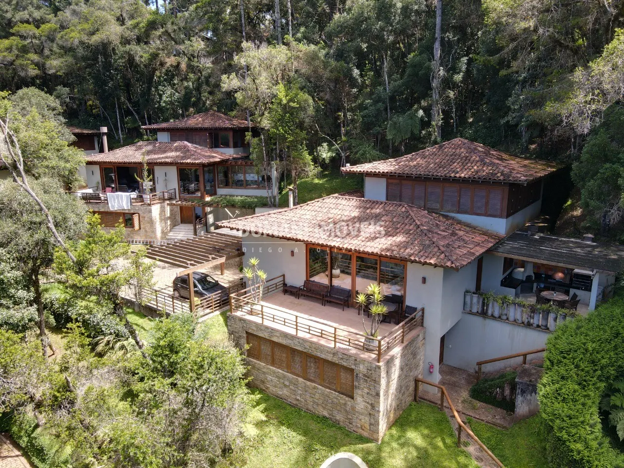 Casa à venda de 1.305 m² em Campos do Jordão, SP, Brasil