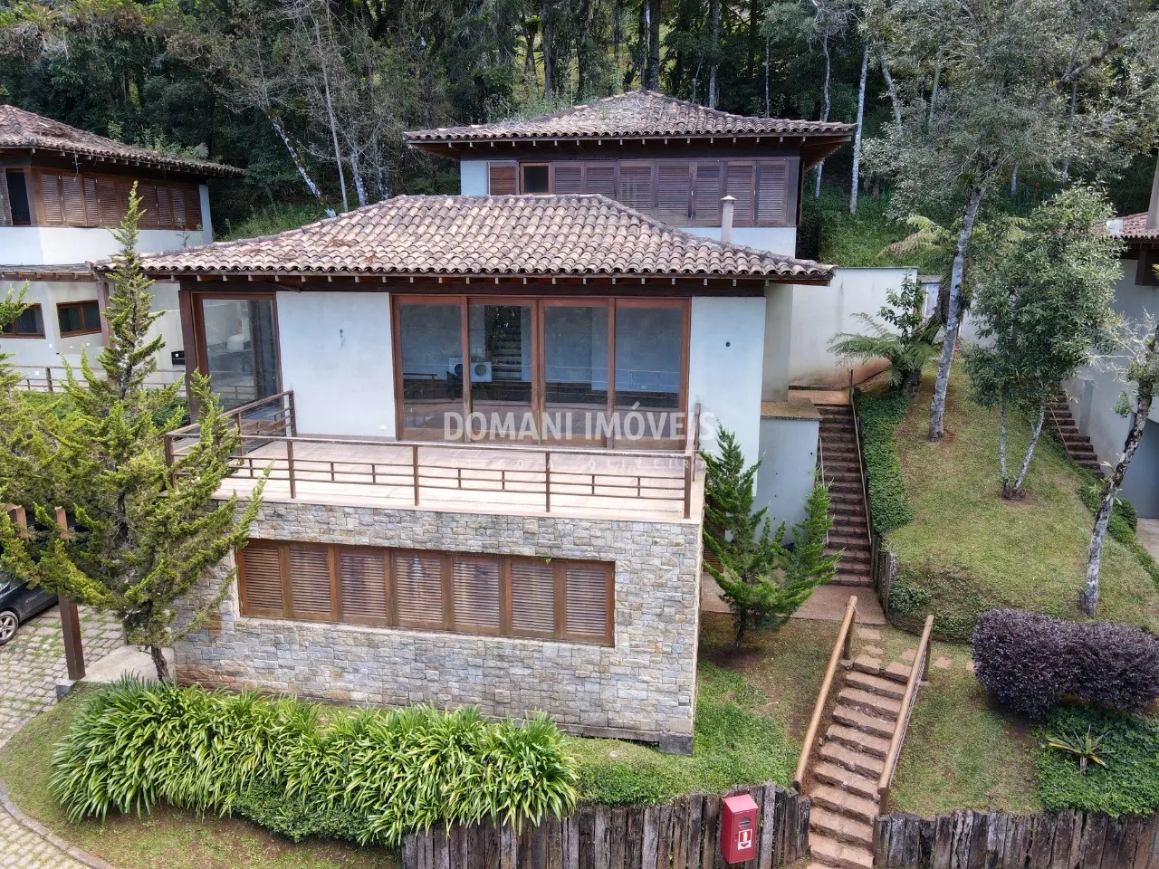Casa à venda de 1.305 m² em Campos do Jordão, SP, Brasil