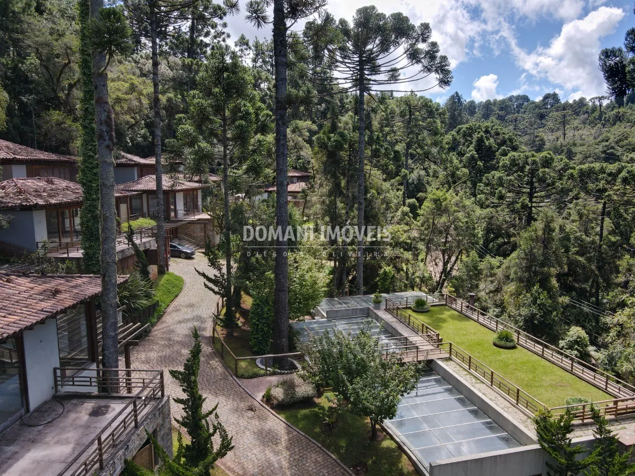 Casa à venda de 1.305 m² em Campos do Jordão, SP, Brasil