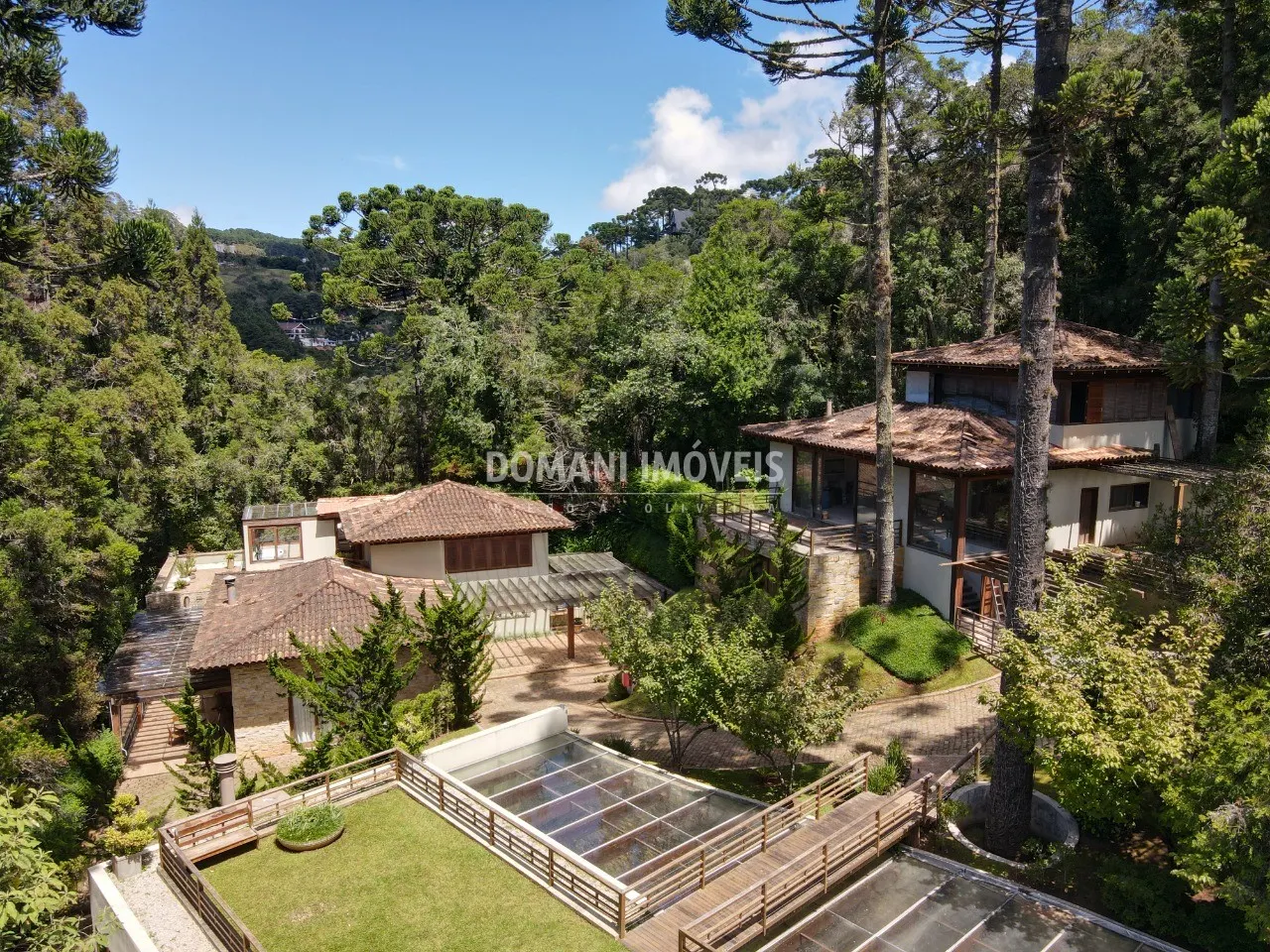 Casa à venda de 1.305 m² em Campos do Jordão, SP, Brasil
